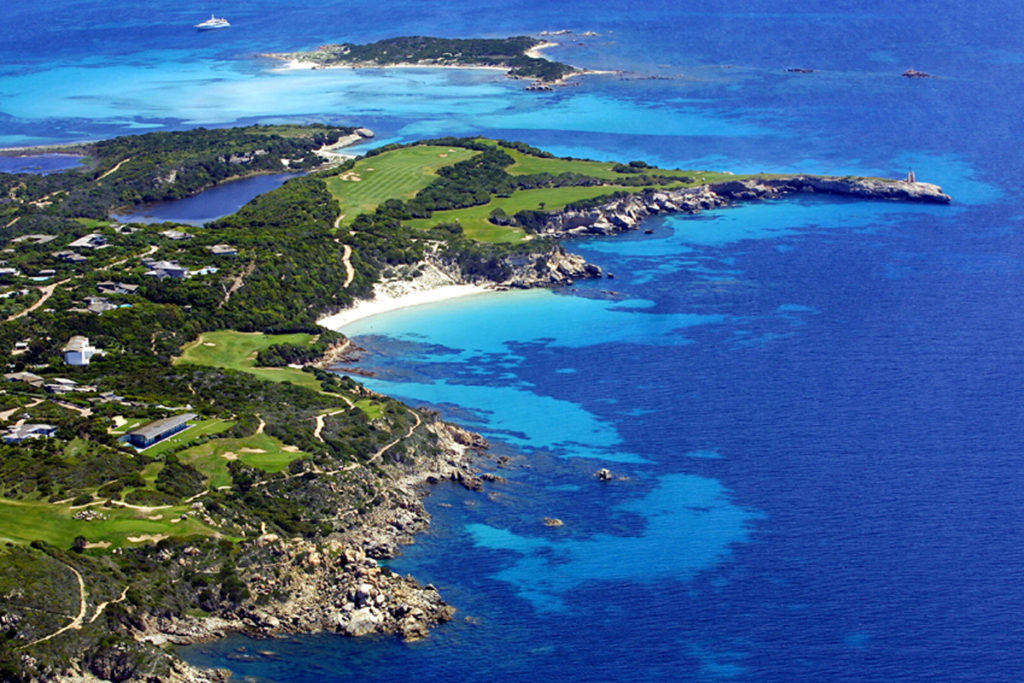 A gauche (la crique) : plage du Petit Sperone et à droite le Grand Sperone