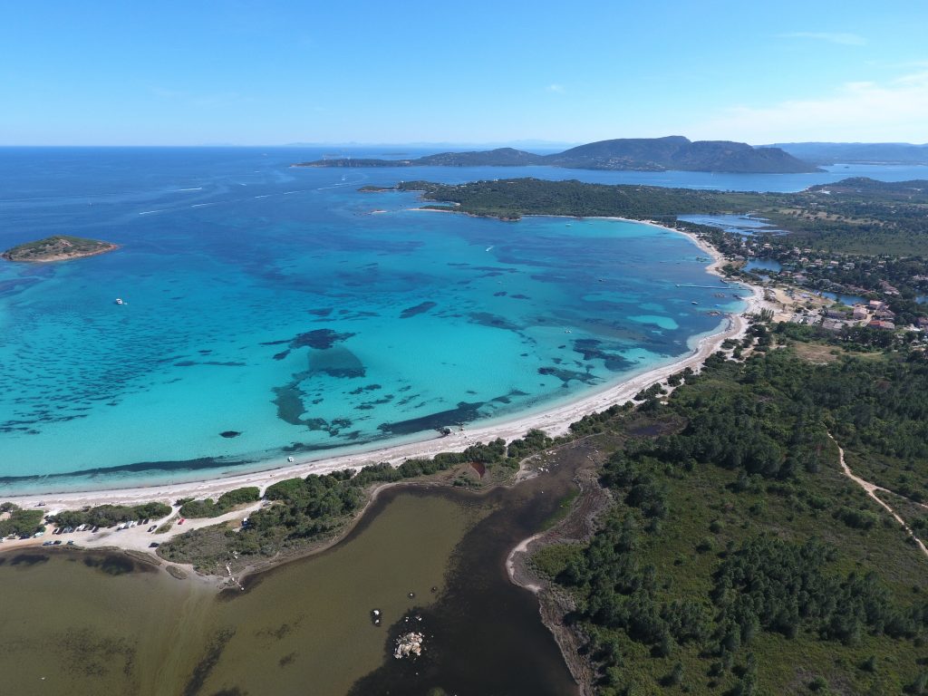 La plage de St Cyprien. Porto-Vecchio, Corse. Crédits Photo : François-Olivier Piazza