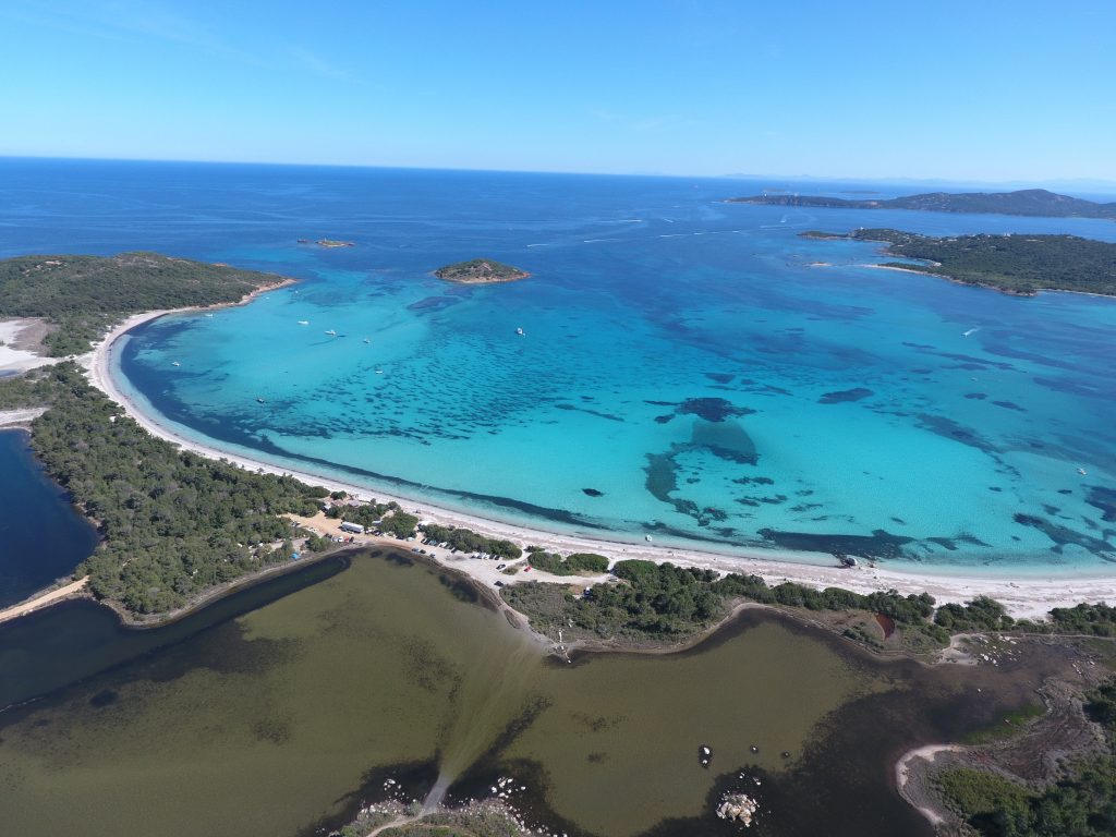 La plage de St Cyprien. Porto-Vecchio, Corse. Crédits Photo : François-Olivier Piazza