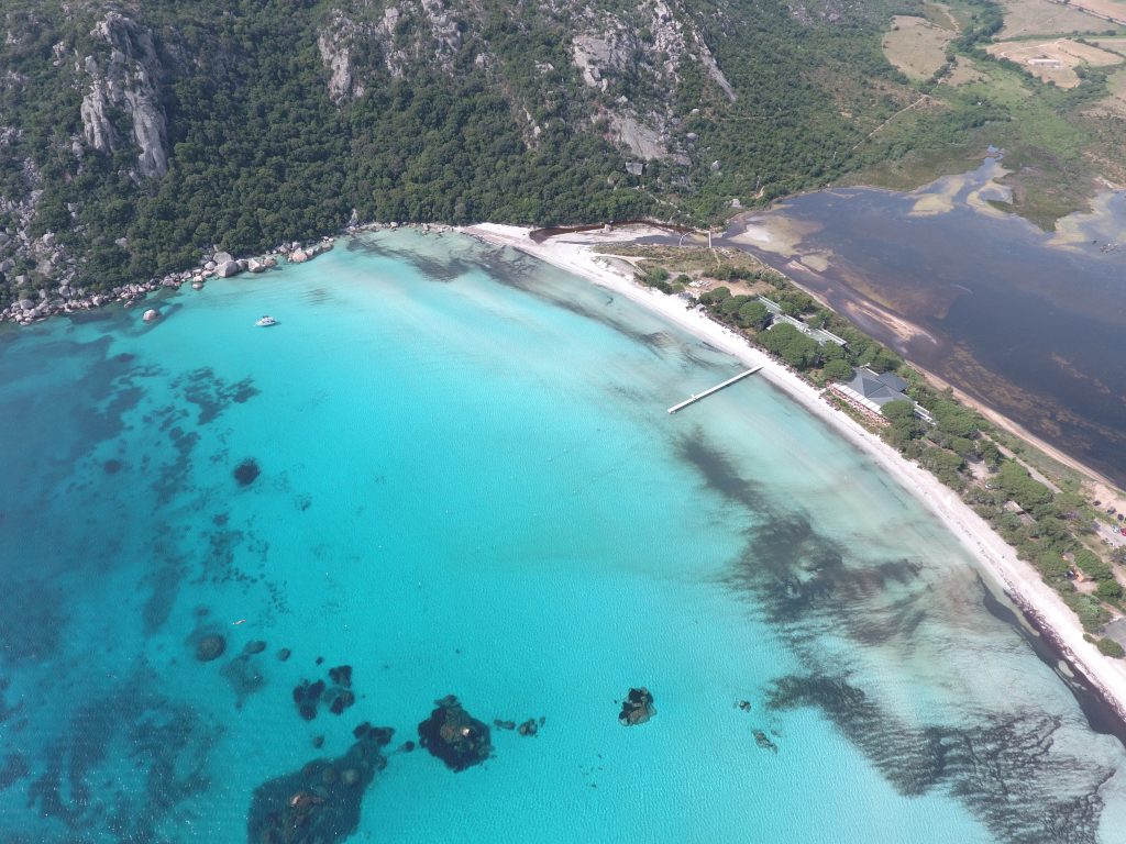 Santa-Giulia plage de Corse-du-Sud. Porto Vecchio. Crédit photo : François-Olivier Piazza