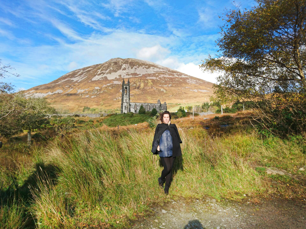 Dunlewey Church et le Mont Errigal derrière, Irlande, Donegal