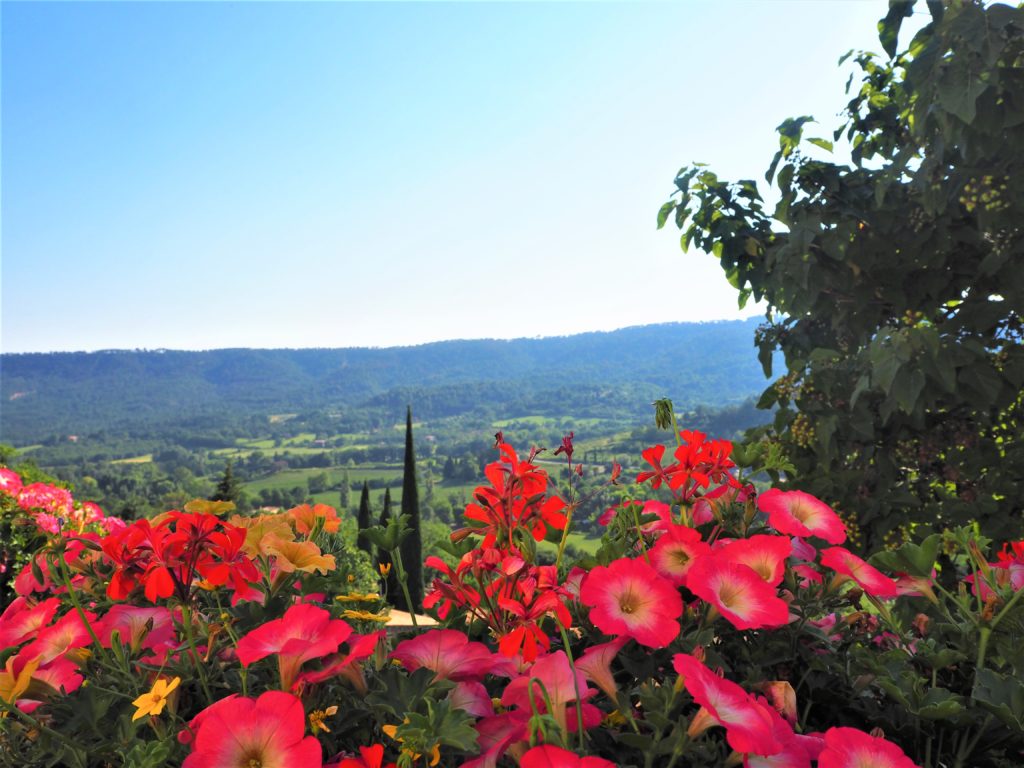 Vue depuis Moustiers-Sainte-Marie. Parc Naturel Régional du Verdon Alpes de Haute-Provence