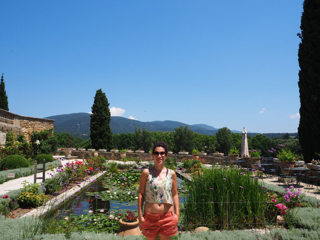 Village de Lourmarin dans le Luberon, Vaucluse. PACA. Château et jardin