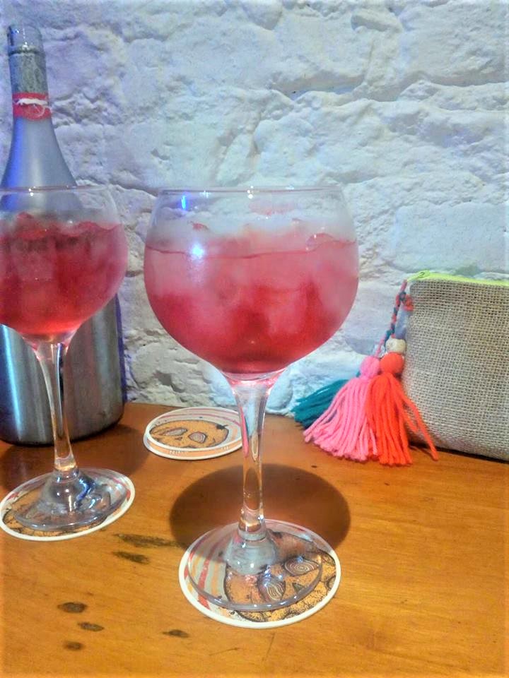 Mes bonnes adresses à Cork. Cocktails au Tom barrys, Cork irlande clioandco