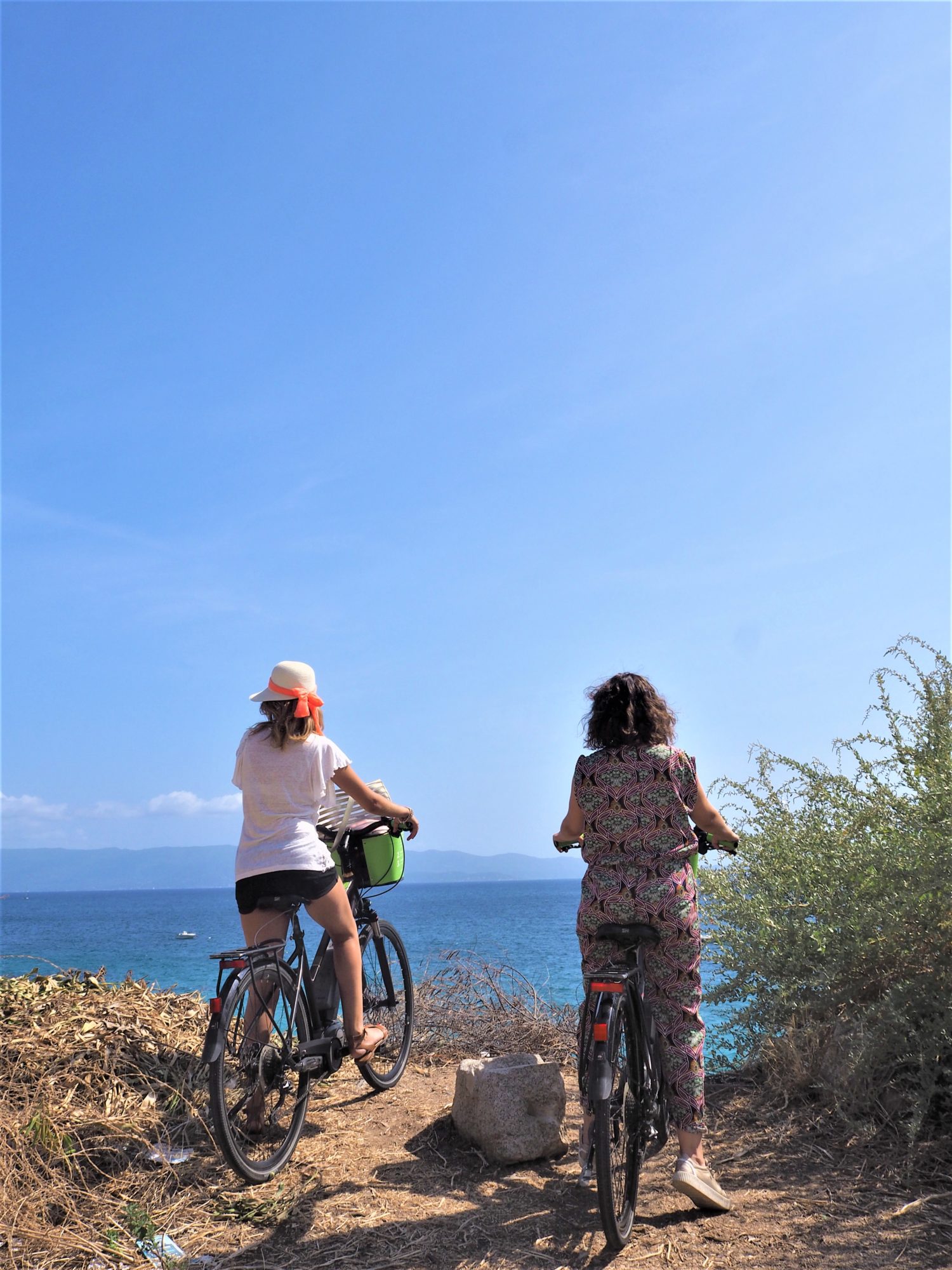 Corse, Ajaccio; On admire la mer avec nos vélos AppeBike