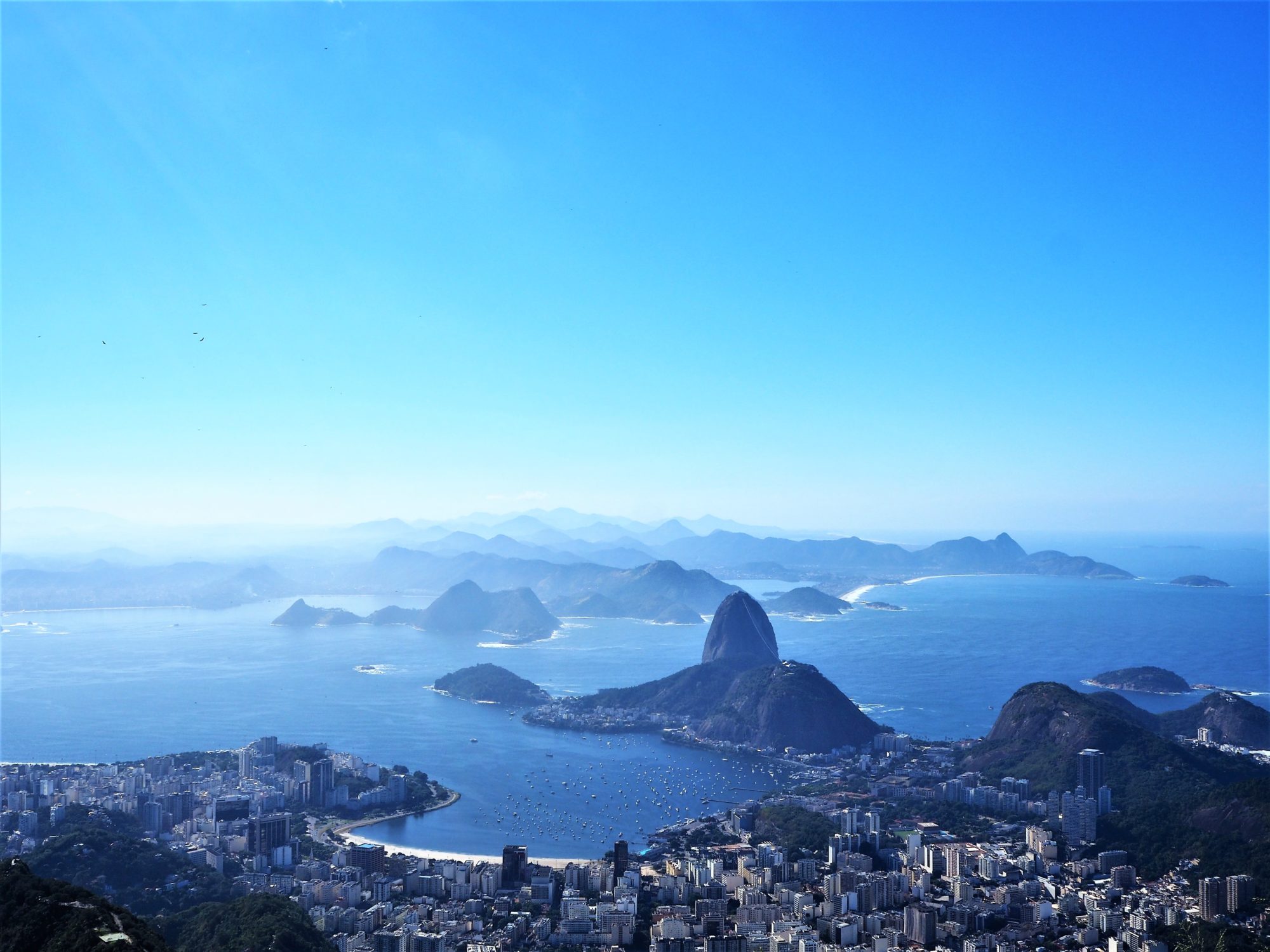 vue sur le pain de sucre depuis le corcovado rio bresil clioandco blog voyage