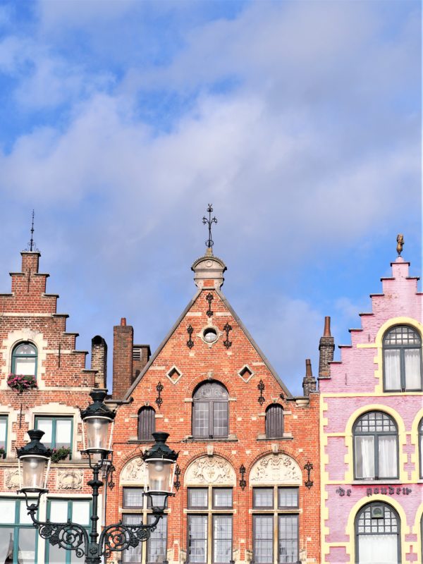 Bruges-Belgique-Blog-voyage-Clioandco-Eglise-Sainte-Walburge-de-Bruges-couleurs automne
