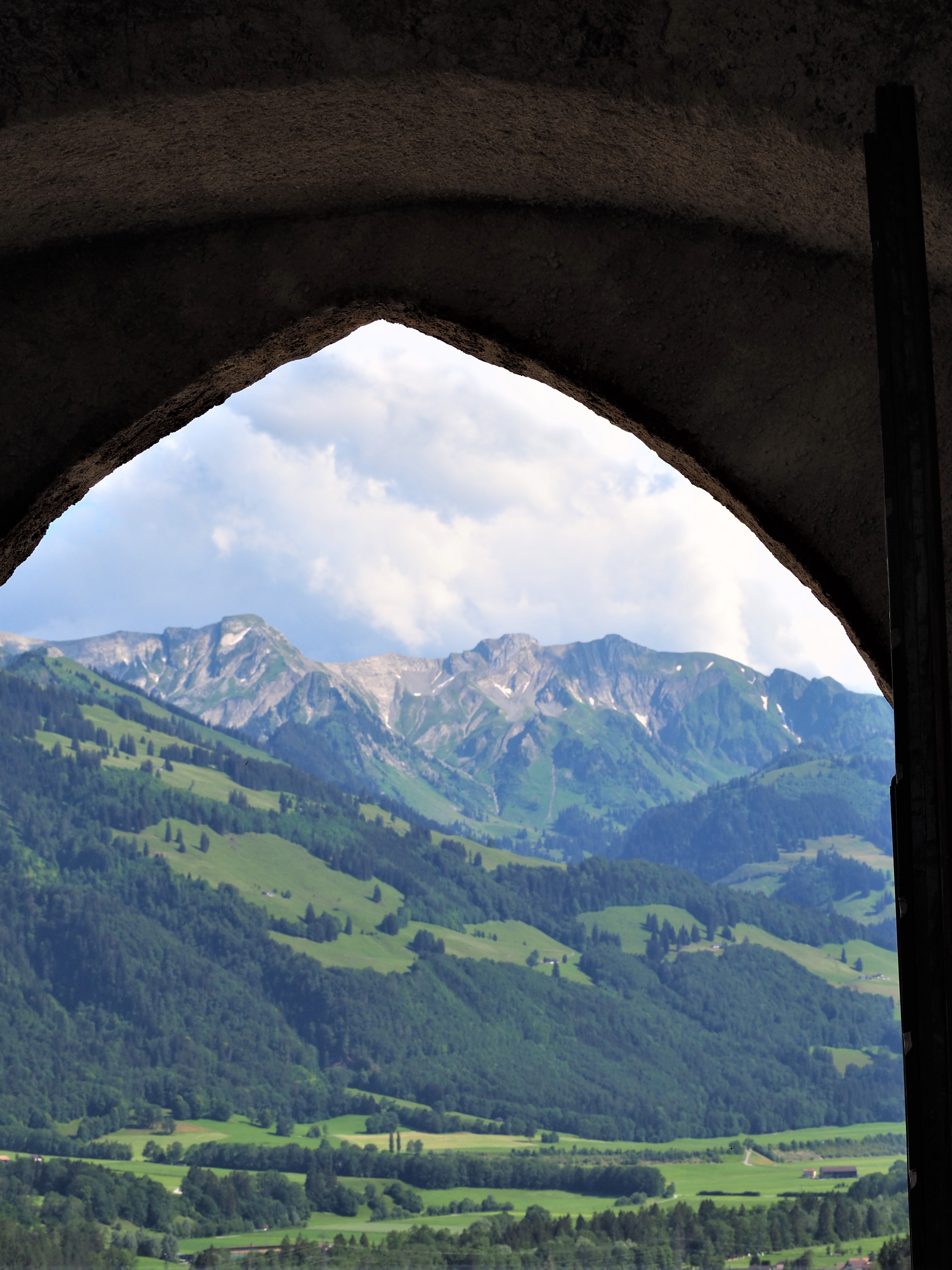 Visiter-Gruyères-canton-de-Fribourg-Suisse-Château-clioandco