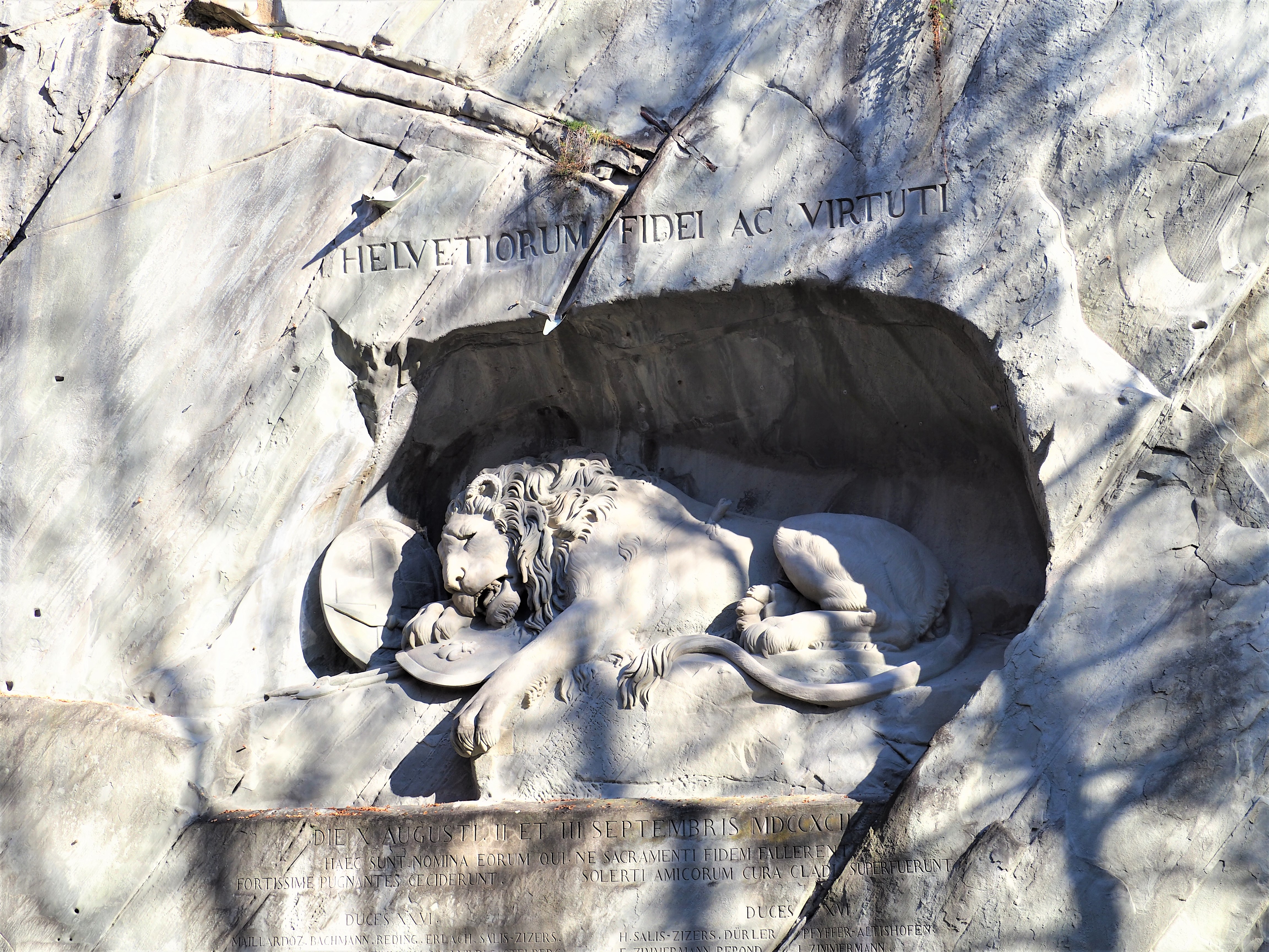 Monument-du-Lion-Lucerne-clioandco-blog-voyage-suisse-visiter.