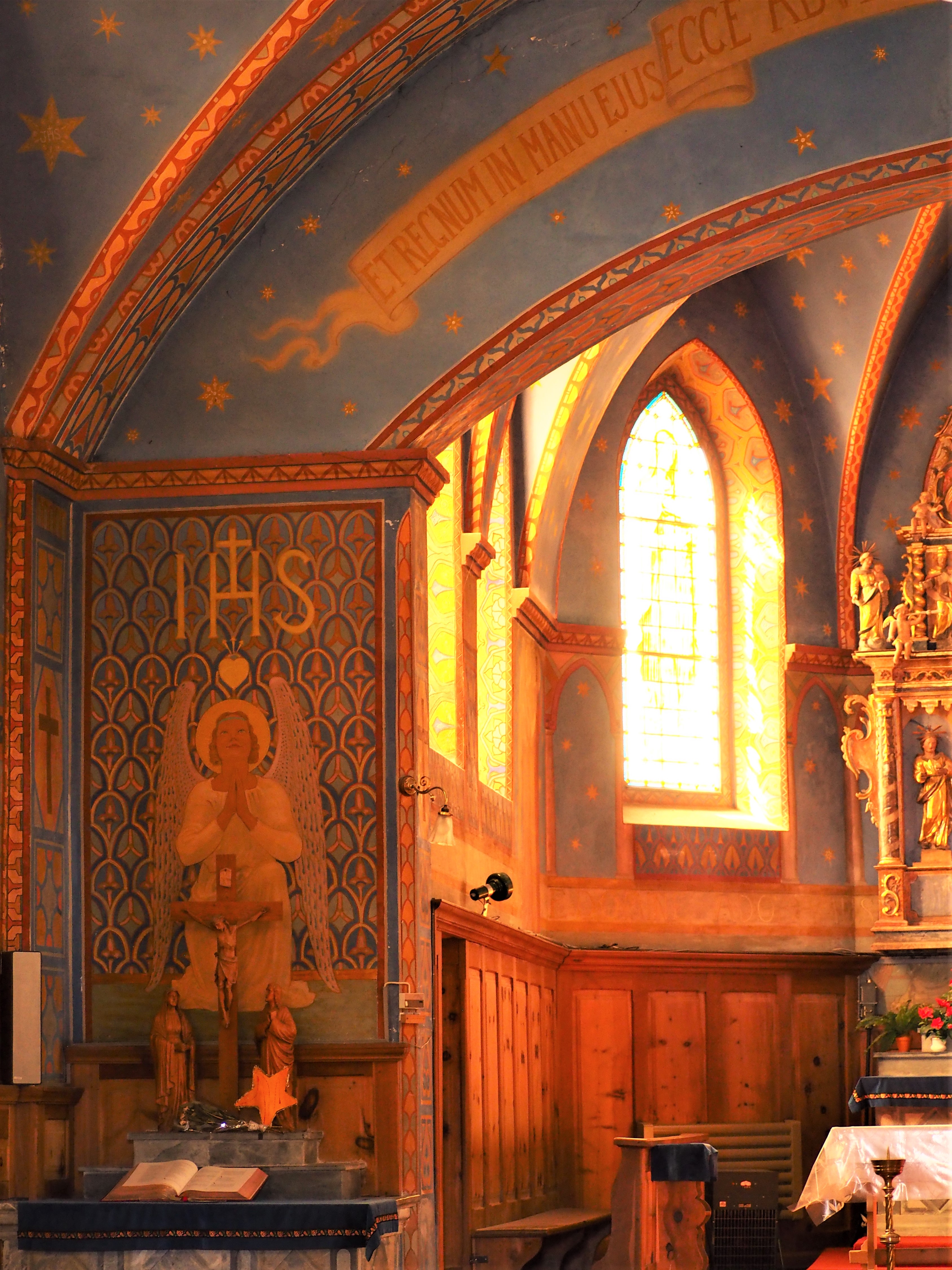 Intérieur de la Chapelle Les Haudères Suisse Valais