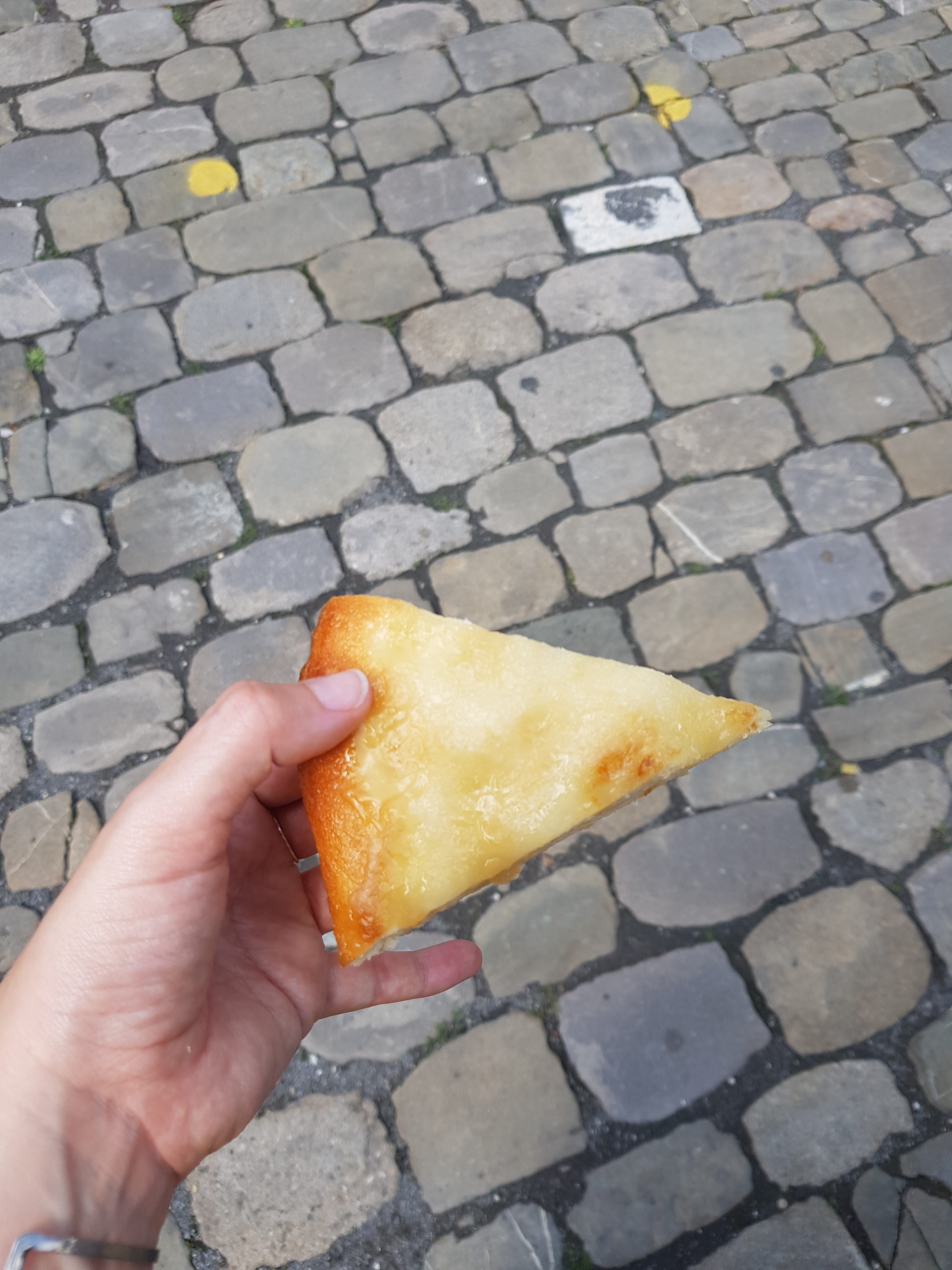 Berne suisse gastronomie que manger Gateau de vully ou salée au sucre