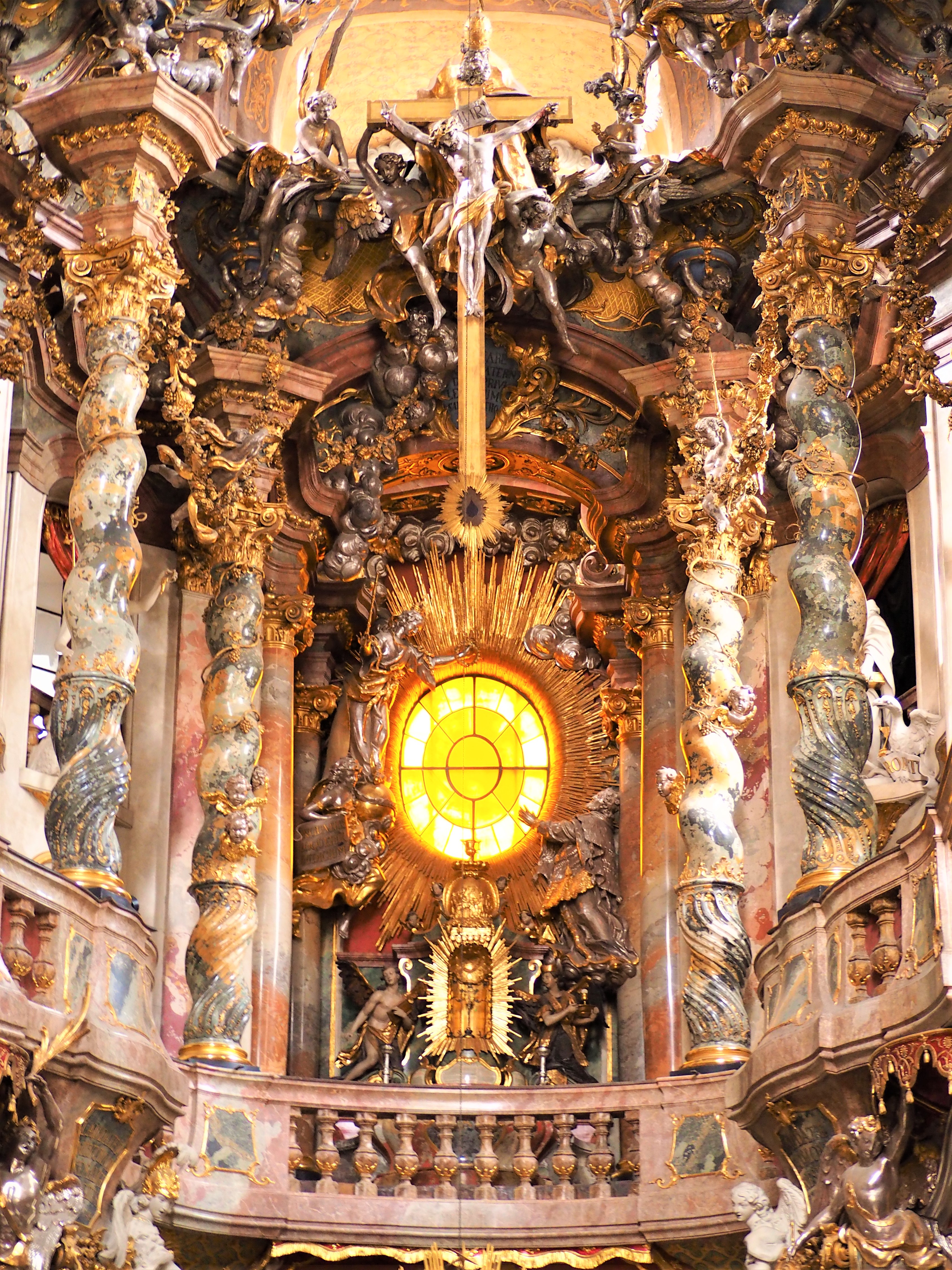 Munich-baviere-asamkirche-style-rococo-interieur