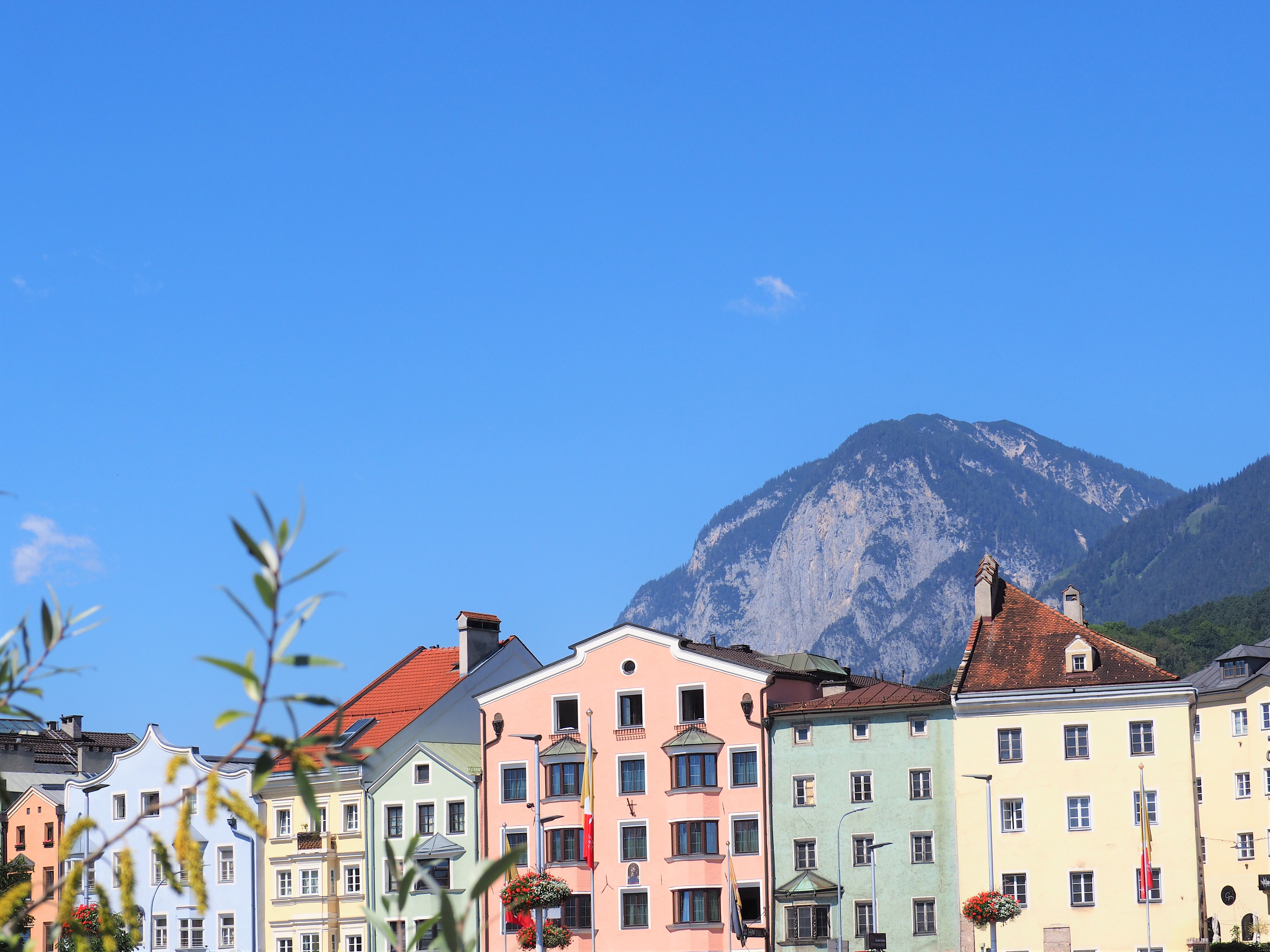 innsbruck-maisons-colorees-autriche