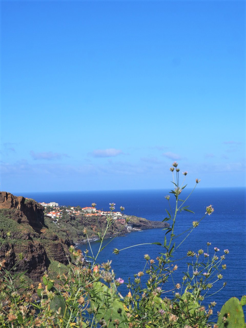 vue-depuis-le-belvedere-du-christ-canico-madere