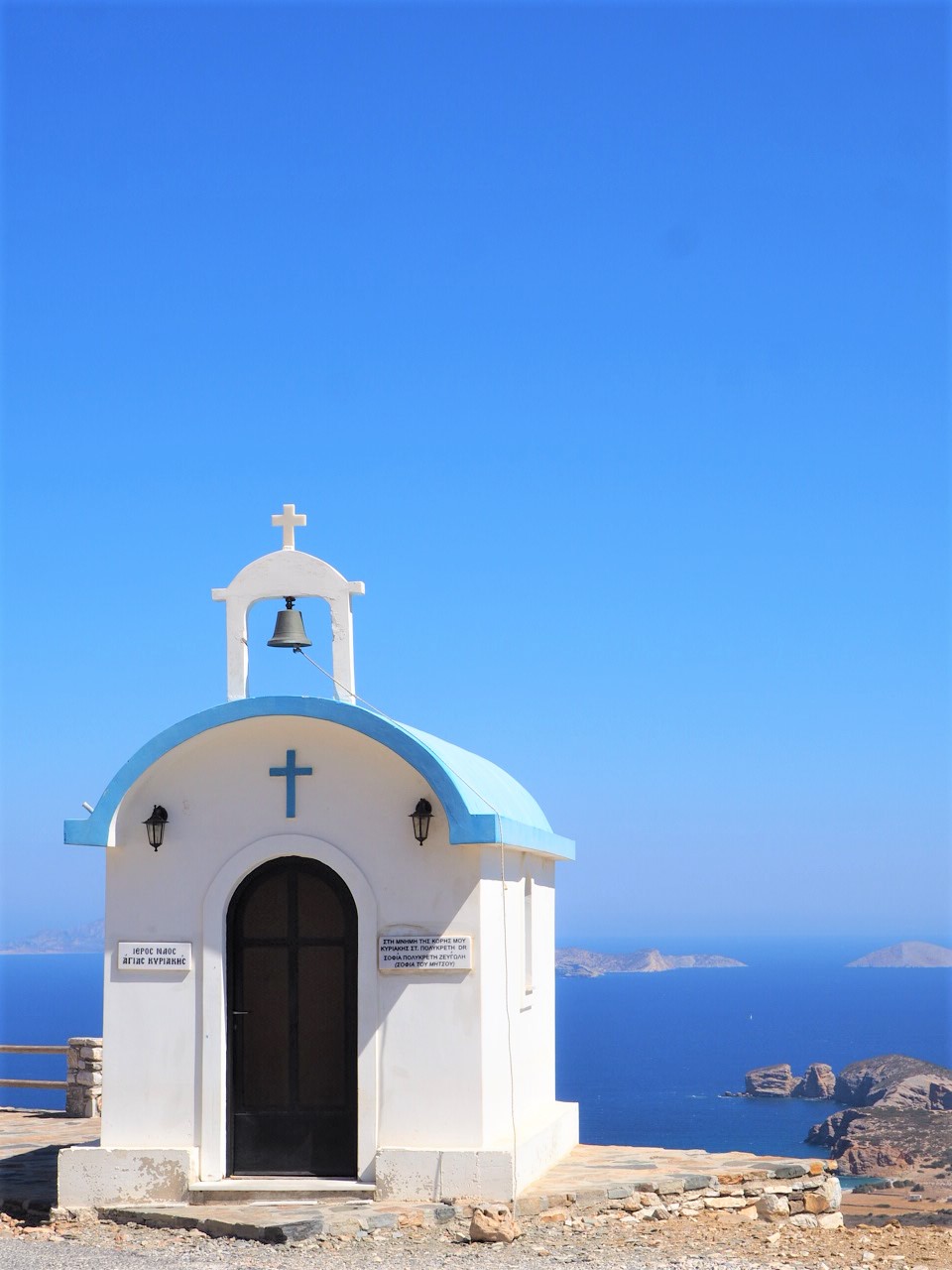 eglise-sur-la-route-vers-Moutsouna-Naxos-grece-cyclades