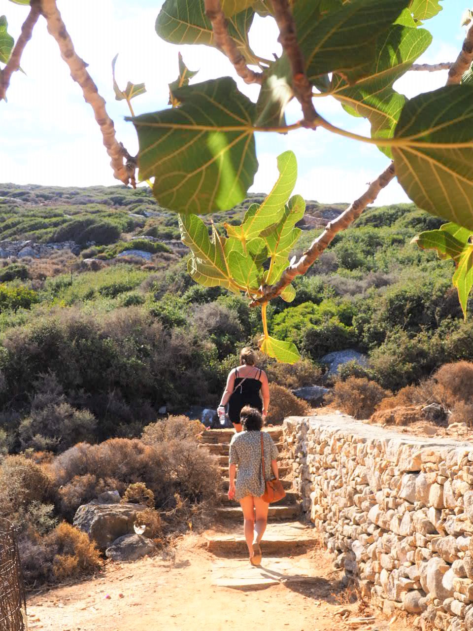 chemin vers le kouros de flerio naxos grece cyclades