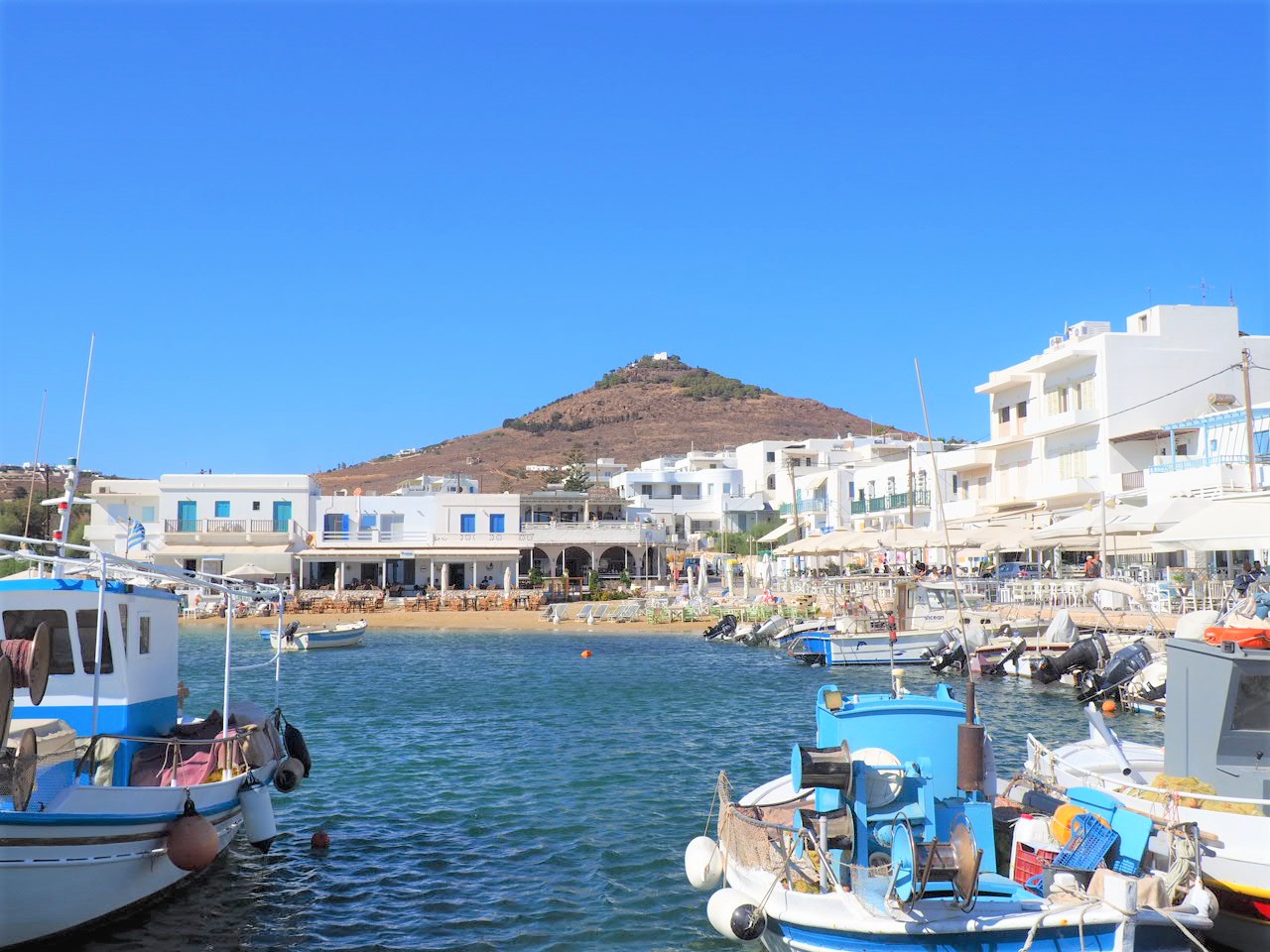 piso-livadi-paros-port