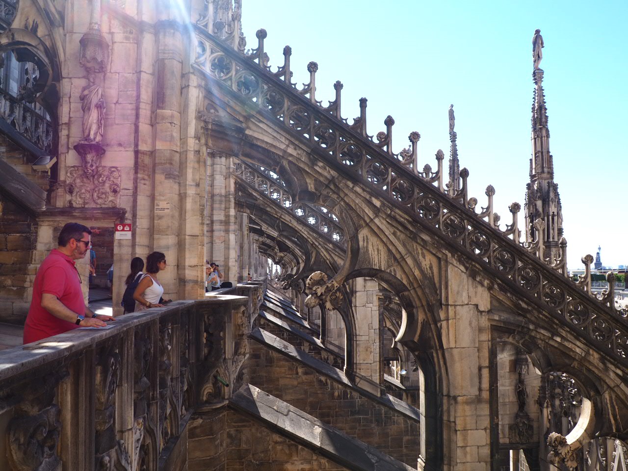 toit-exterieur-eglise-milan-duomo-visiter-weekend.