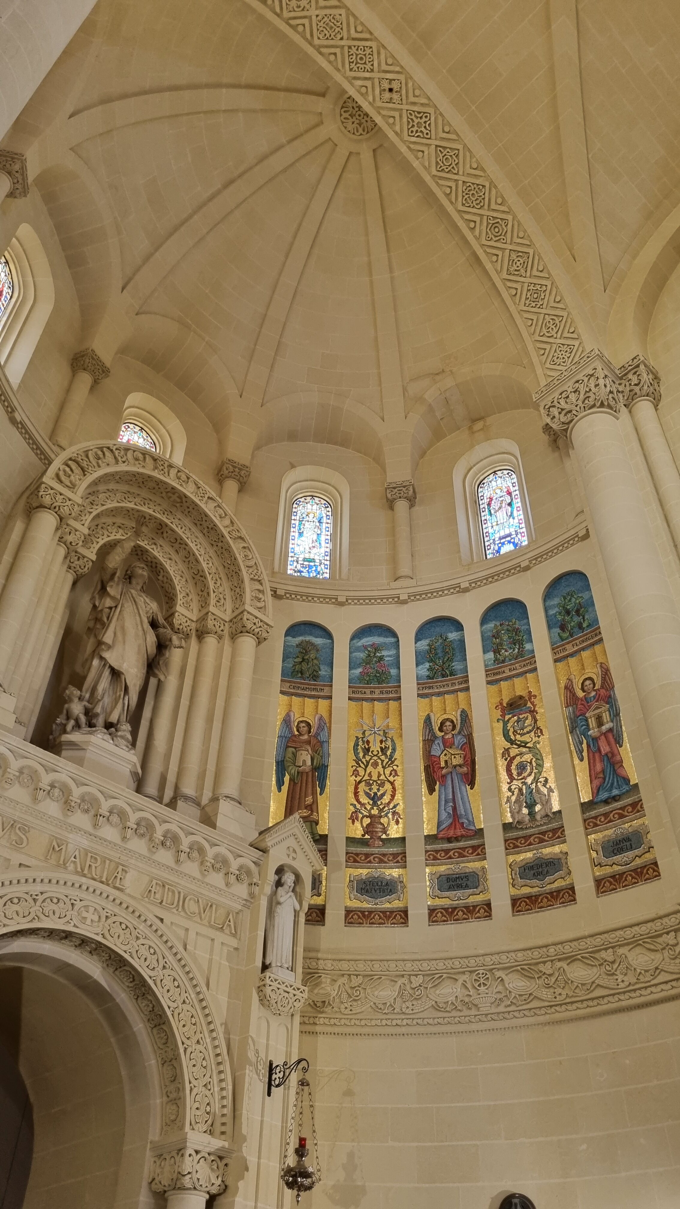 Basilique Notre Dame Ta Pinu interieur