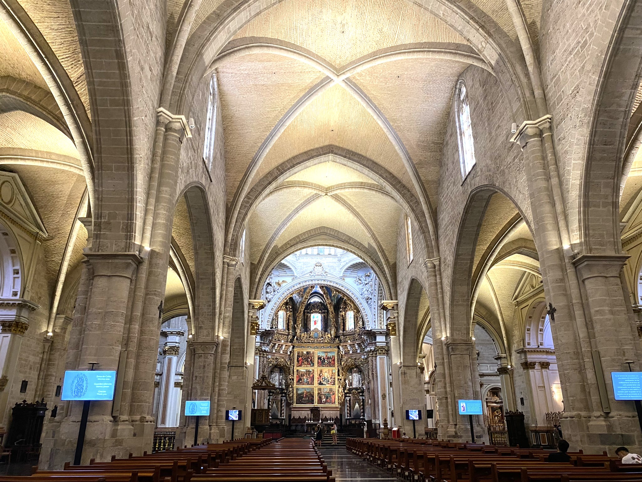 Cathédrale Sainte-Marie de Valence interieur
