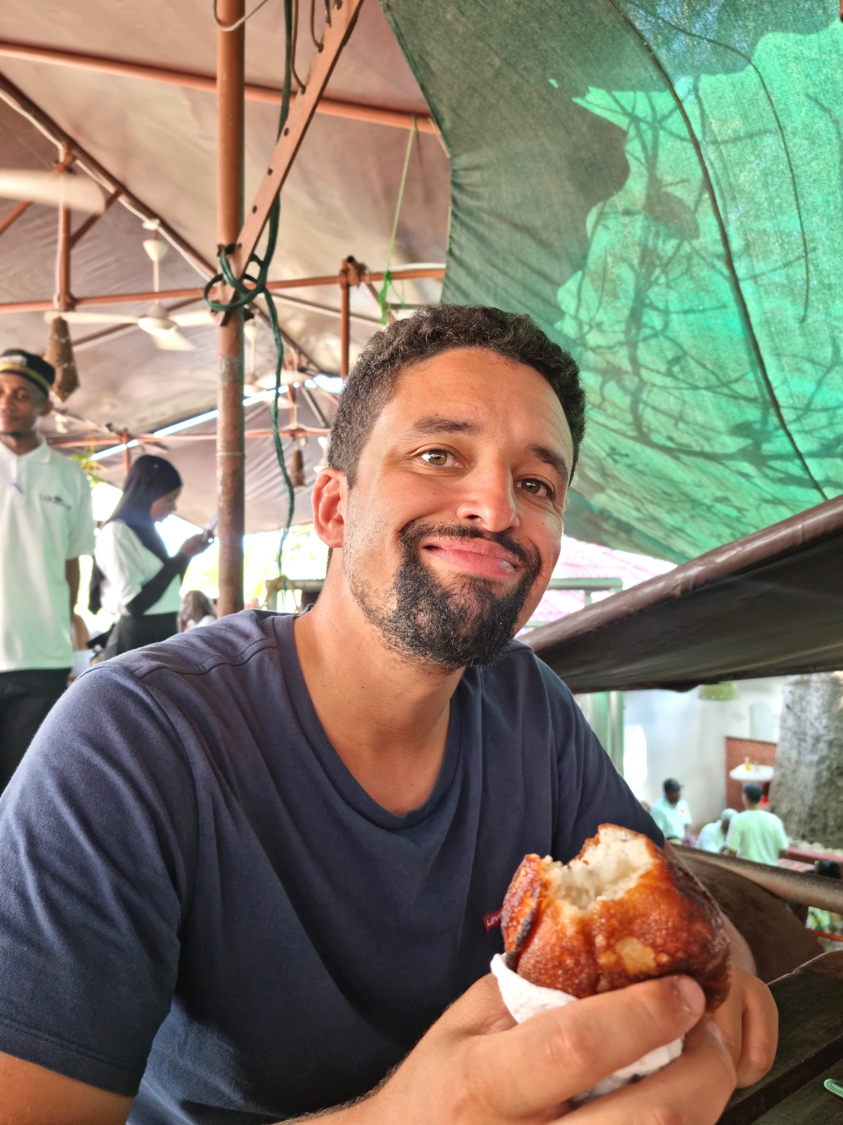 Lukmaan restaurant zanzibar beignet