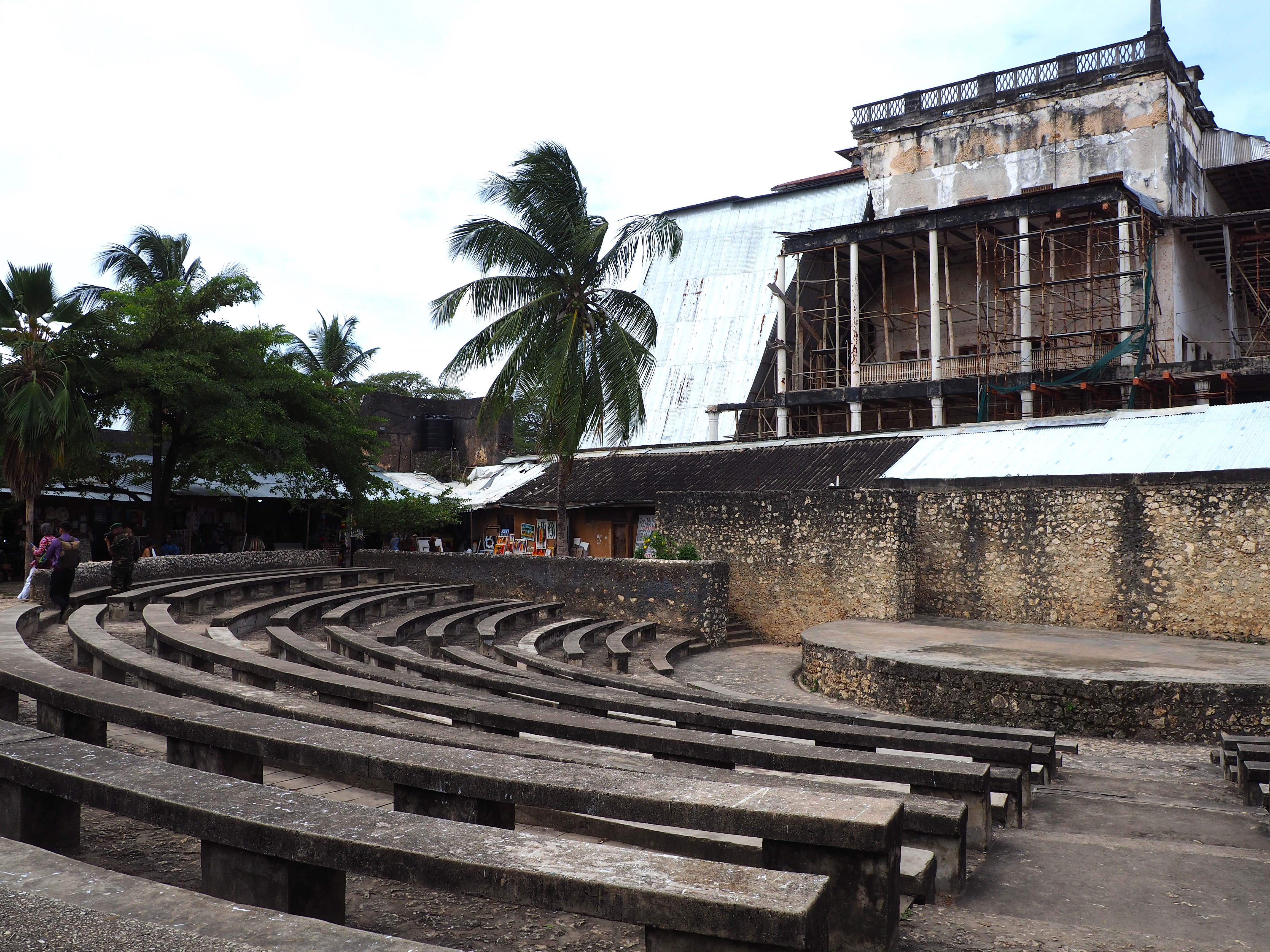 vieux-fort-arabe-amphitheatre-zanzibar