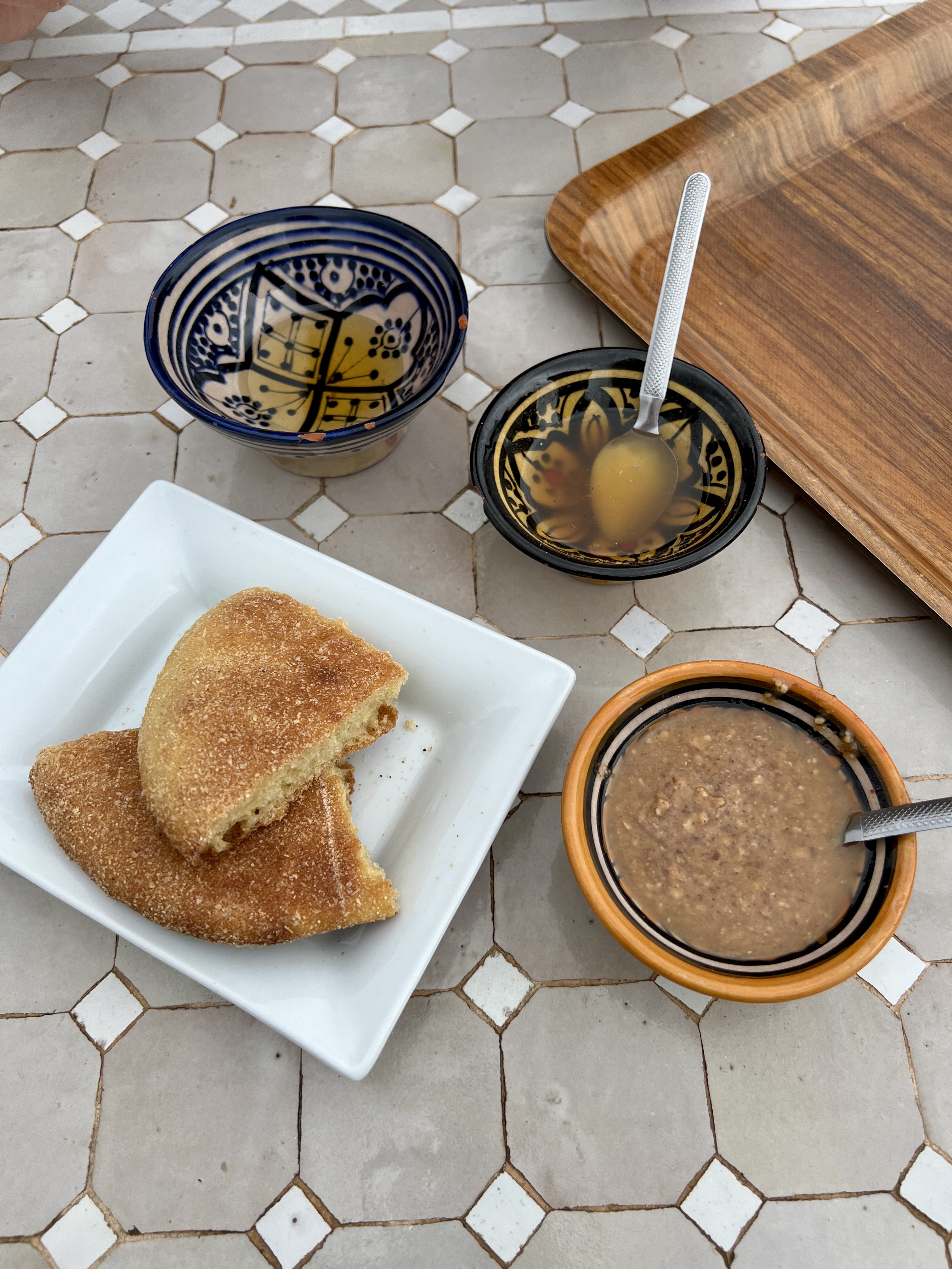 degustation cooperative feminine huile d argan que voir maroc essouira.