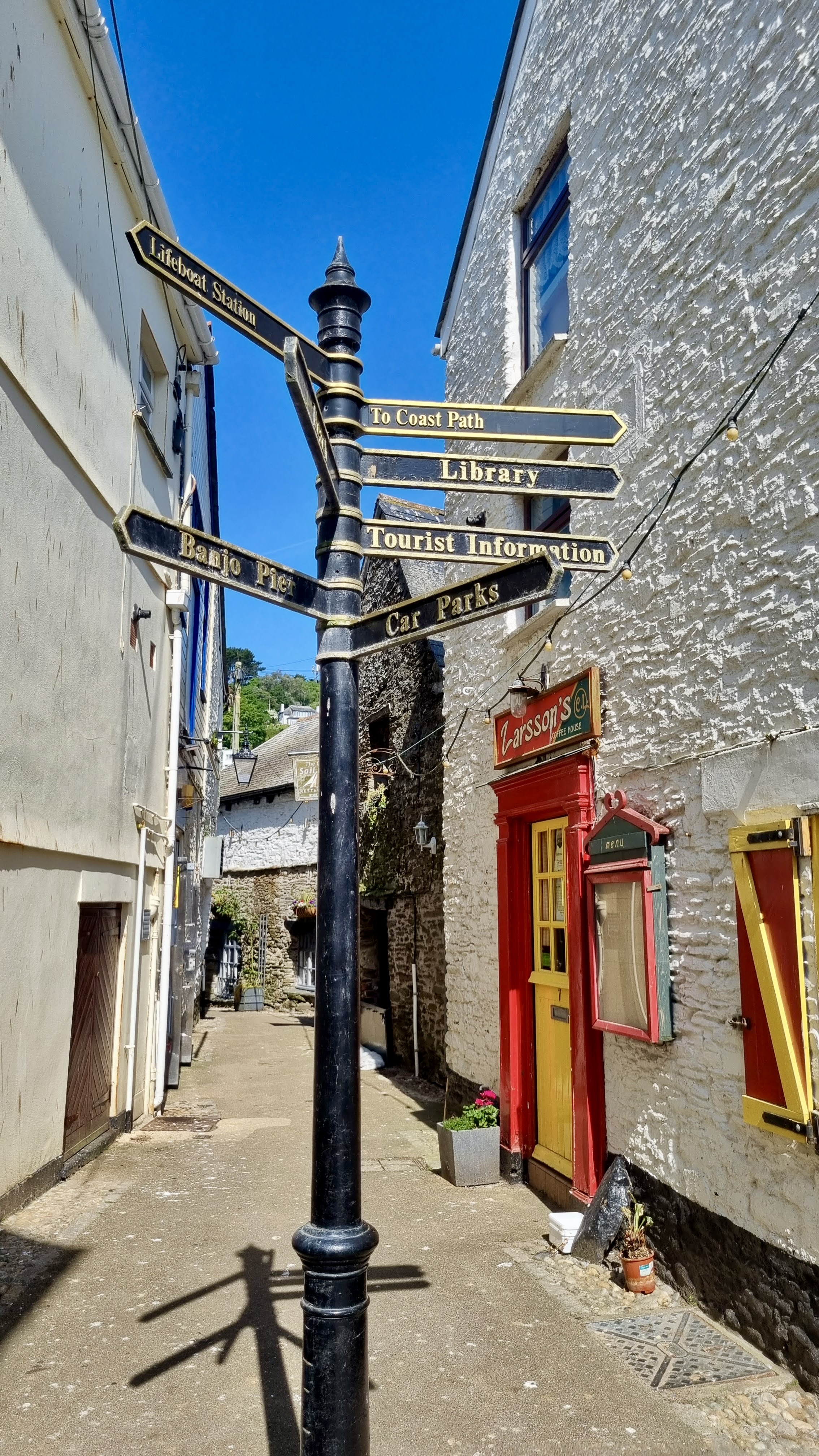 looe village cornouailles angleterre rue