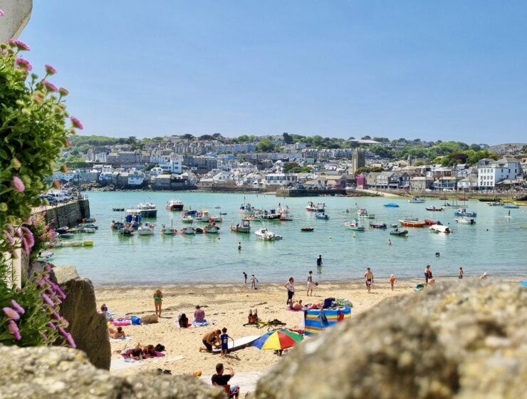 plage en ville en ete saint ives cornouailles village que voir