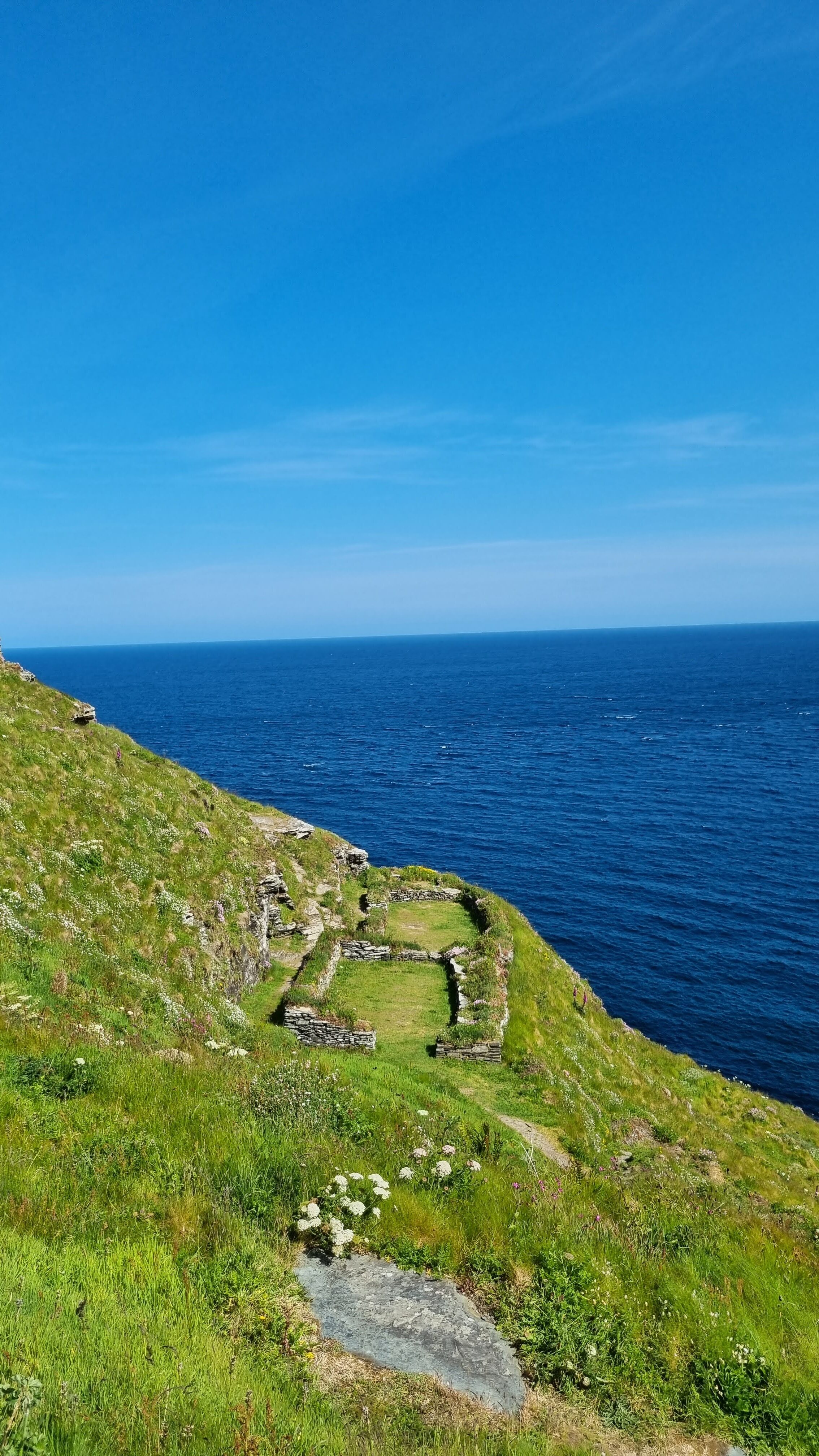 sentier-dans-les-cornouailles--rotated.jpg